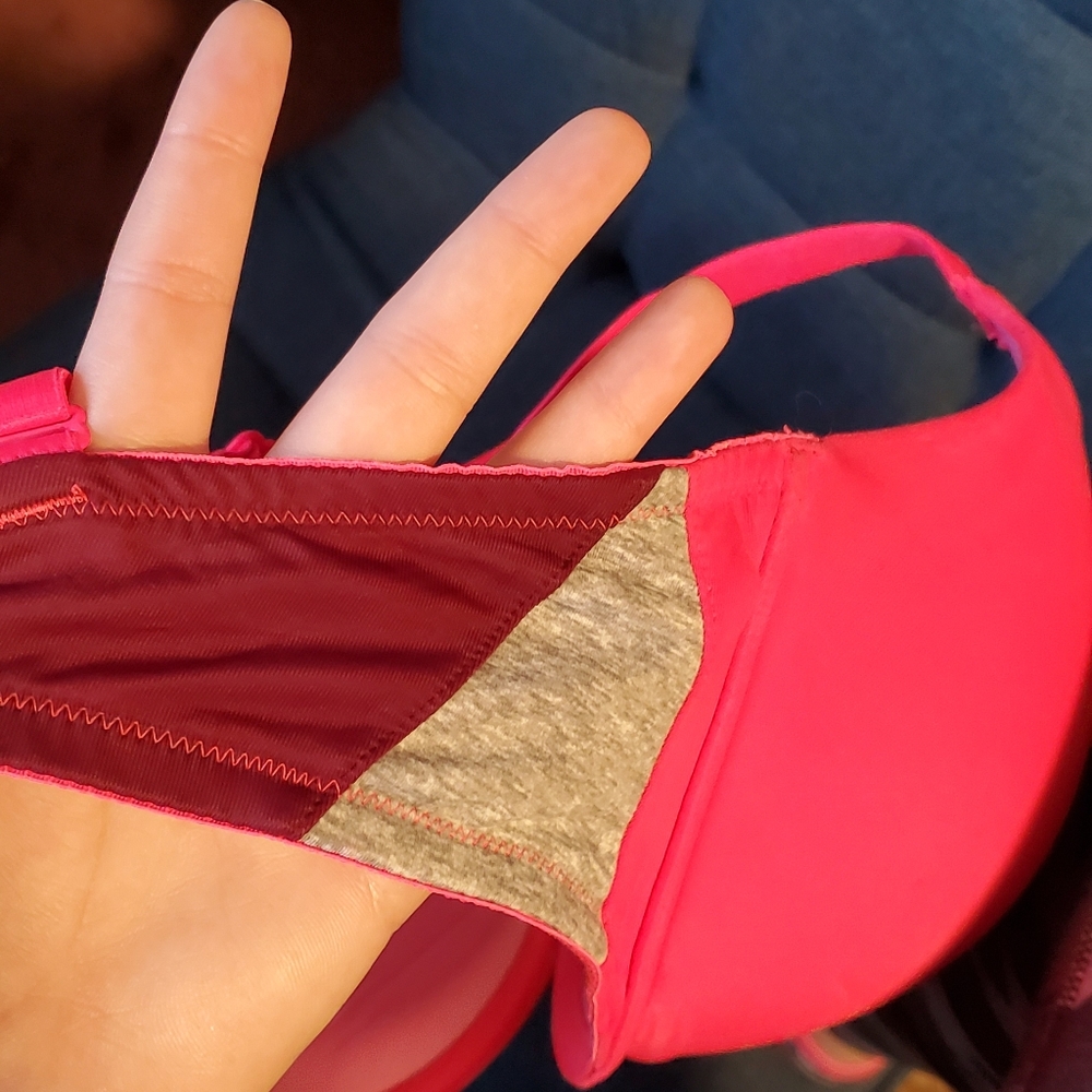 PINK bra - Picture 2 of 5